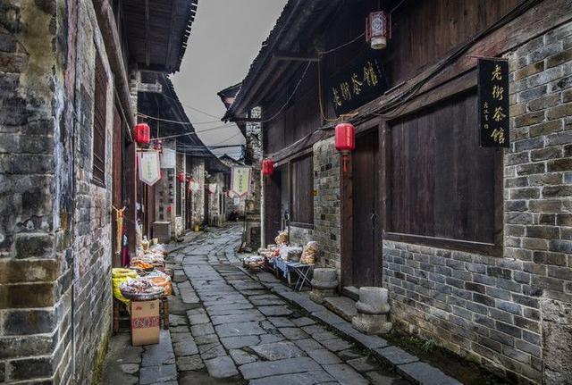 信息披露不真实不完整不及时等违规，中路股份、控股股东、实控人、时任董事长等遭上交所予以纪律处分